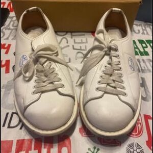 Linds Righthand Bowling Shoes 5.5 E